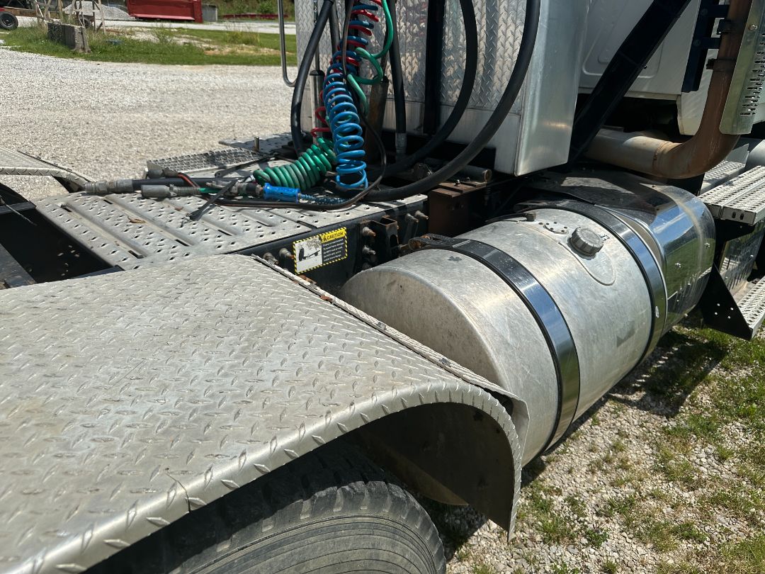 2012 MACK CHU613 - Image 24